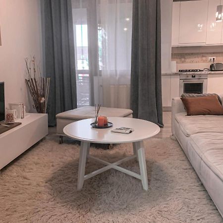 Apartment 2 Rooms Luxury Бухарест Екстер'єр фото