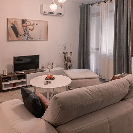 Apartment 2 Rooms Luxury Бухарест Екстер'єр фото