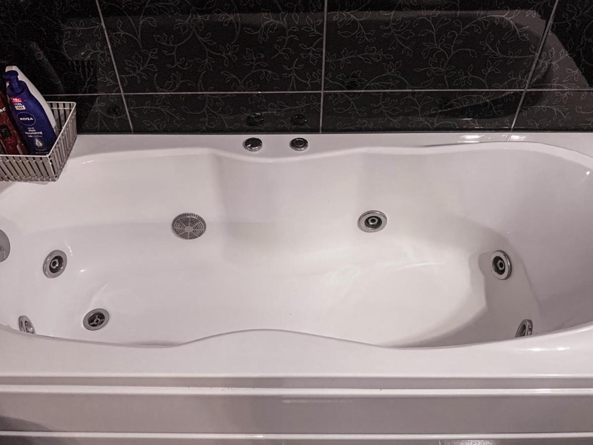 Apartment 2 Rooms Luxury Бухарест Екстер'єр фото